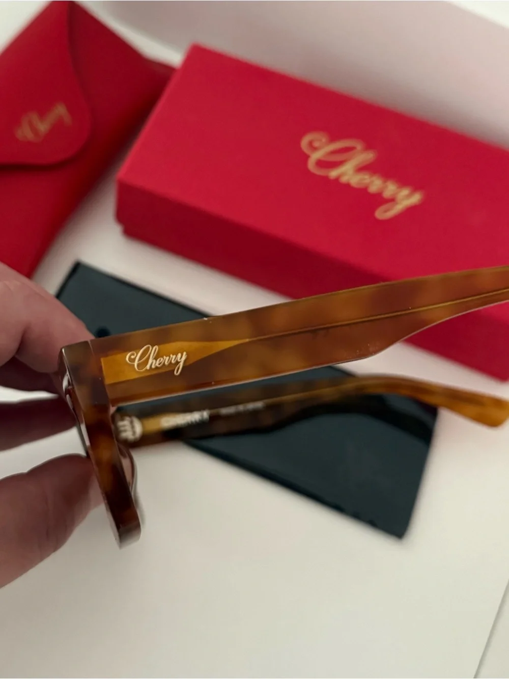 Cherry LA Honey Brown Tortoiseshell Sunglasses